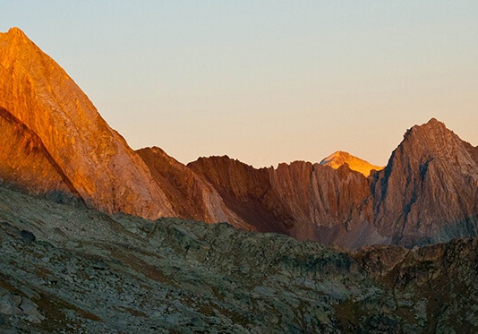 Pyrenäen Trekkingreise: Legendäre Transpirenaica auf dem GR-11 Fernwanderweg